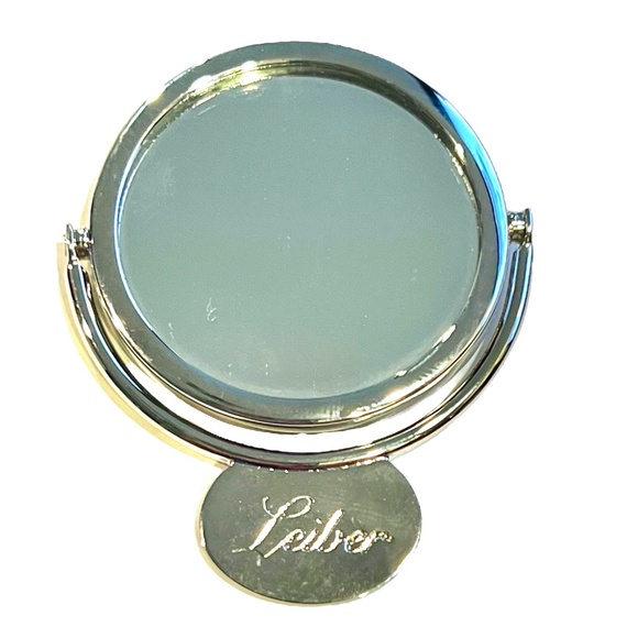 JUDITH LEIBER SILVER COMPACT HANDHELD MIRROR WITH PINK DUSTBAG - Picture 1 of 8